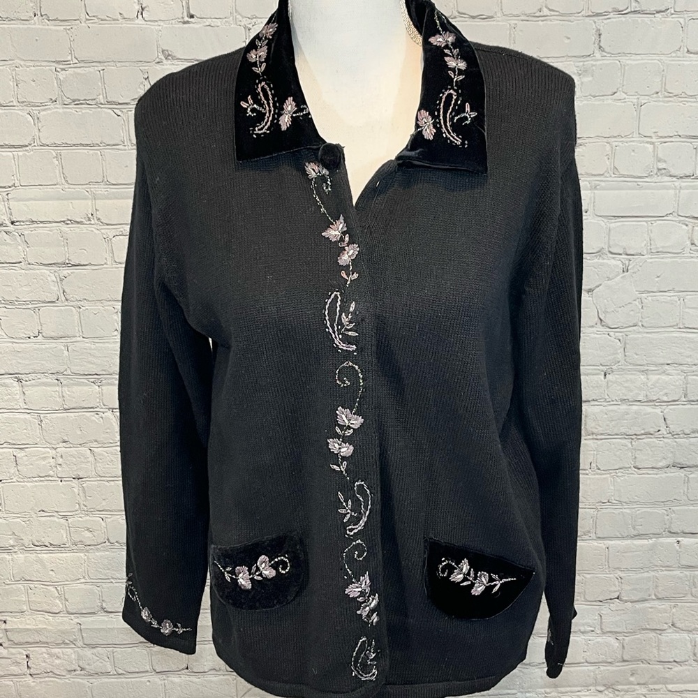 TIARA INTERNATIONAL Cardigan Vintage 90's Embroidered Black with Velvet Trim-S